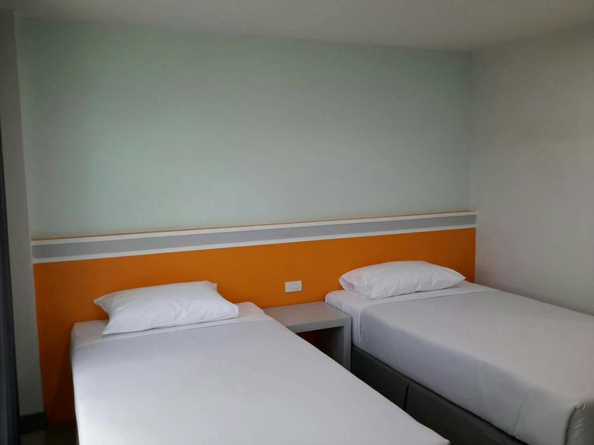 Sakura Budget Hotel Hat Yai Extérieur photo